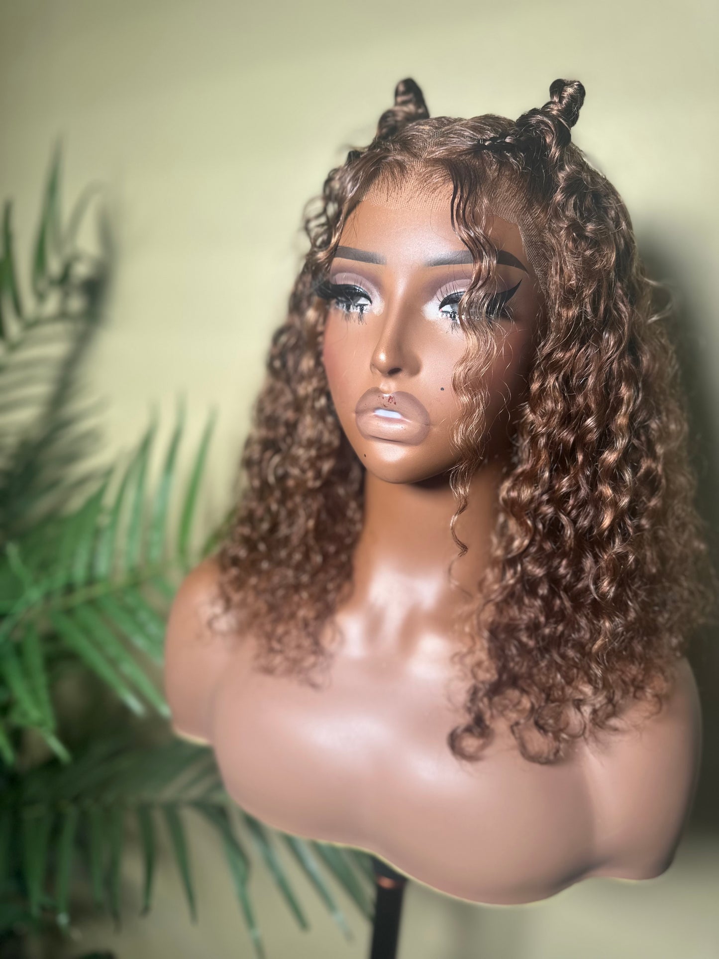 Short Curly Brown Highlighted Wig